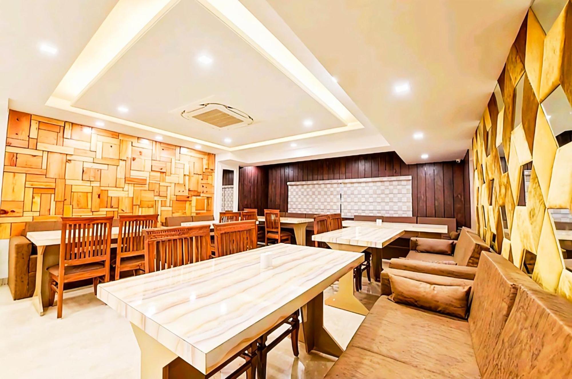 Hotel Shiva International Near By Igi Airport Ню Делхи Екстериор снимка